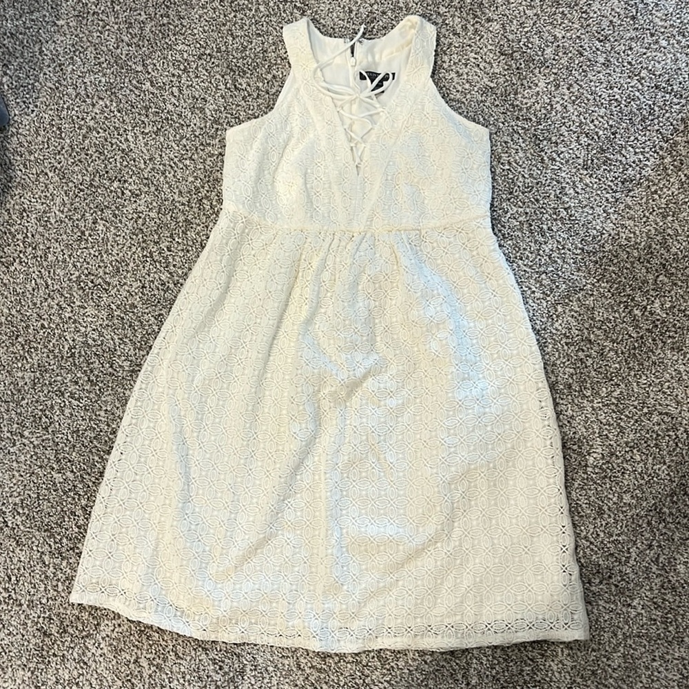 A Pea in the Pod Maternity Dress. White. Size Small. EUC. Worn once!